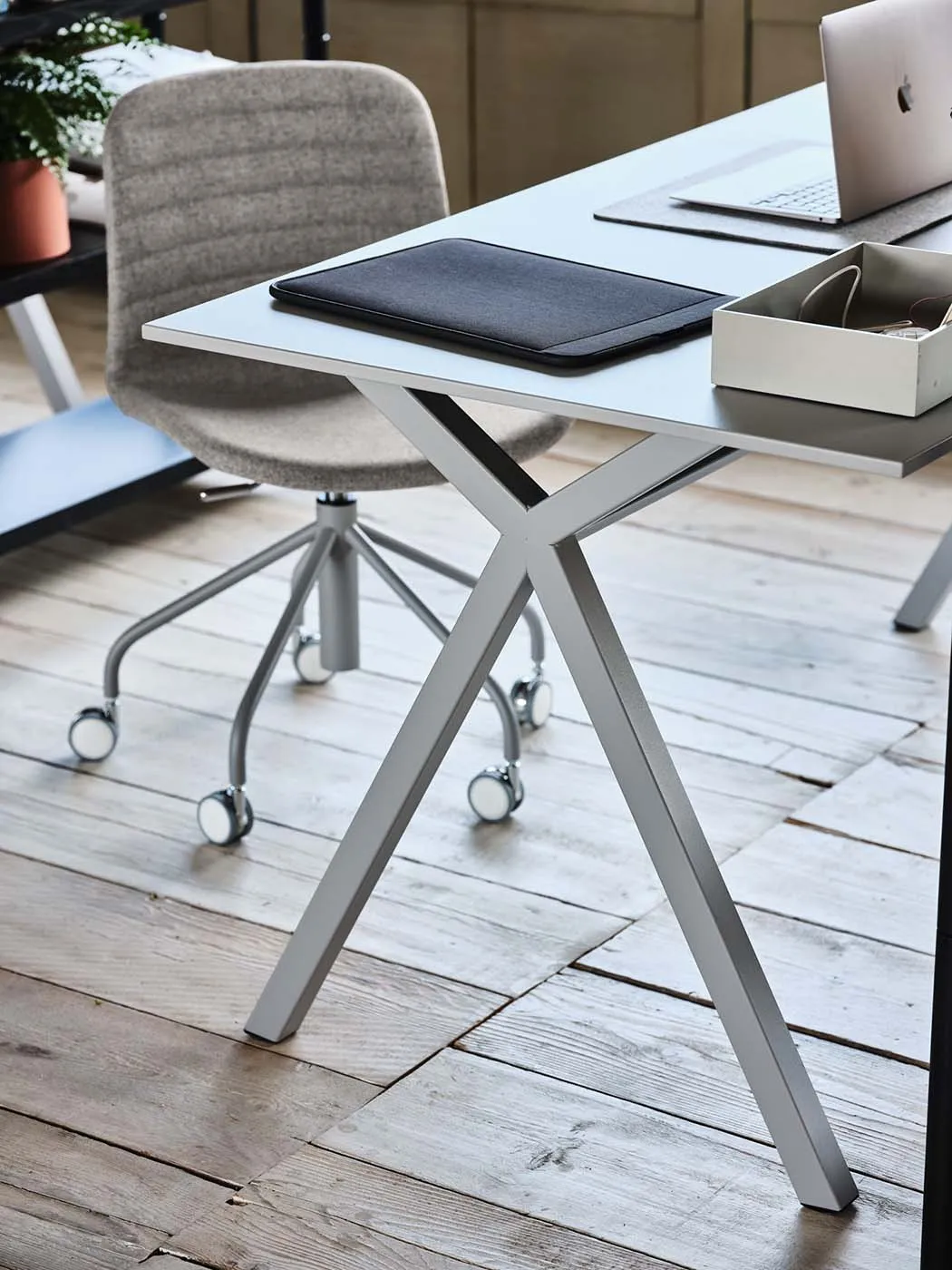 Dama High Desk Table / 41 by Midj