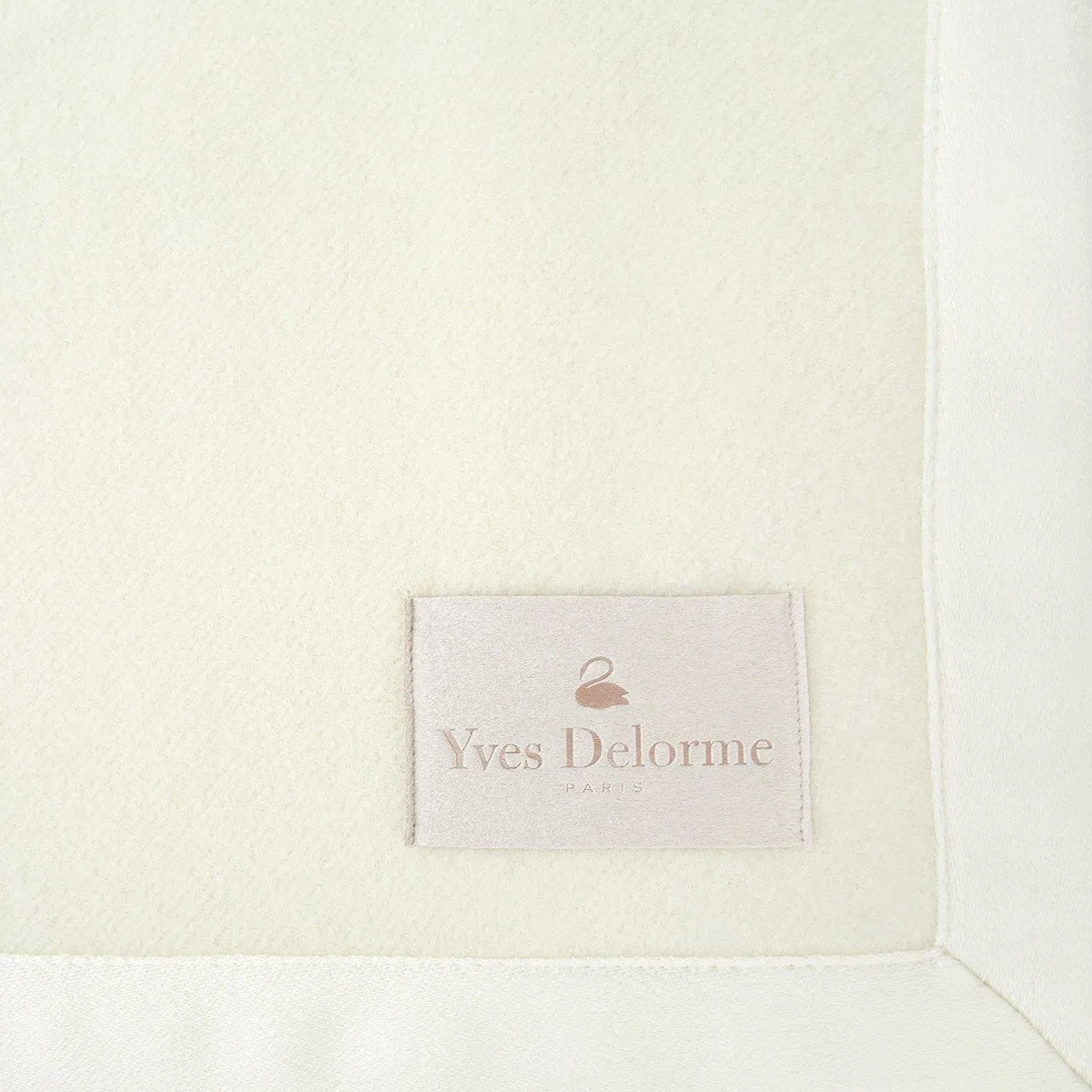 Duchesse Nacre Blanket by Yves Delorme