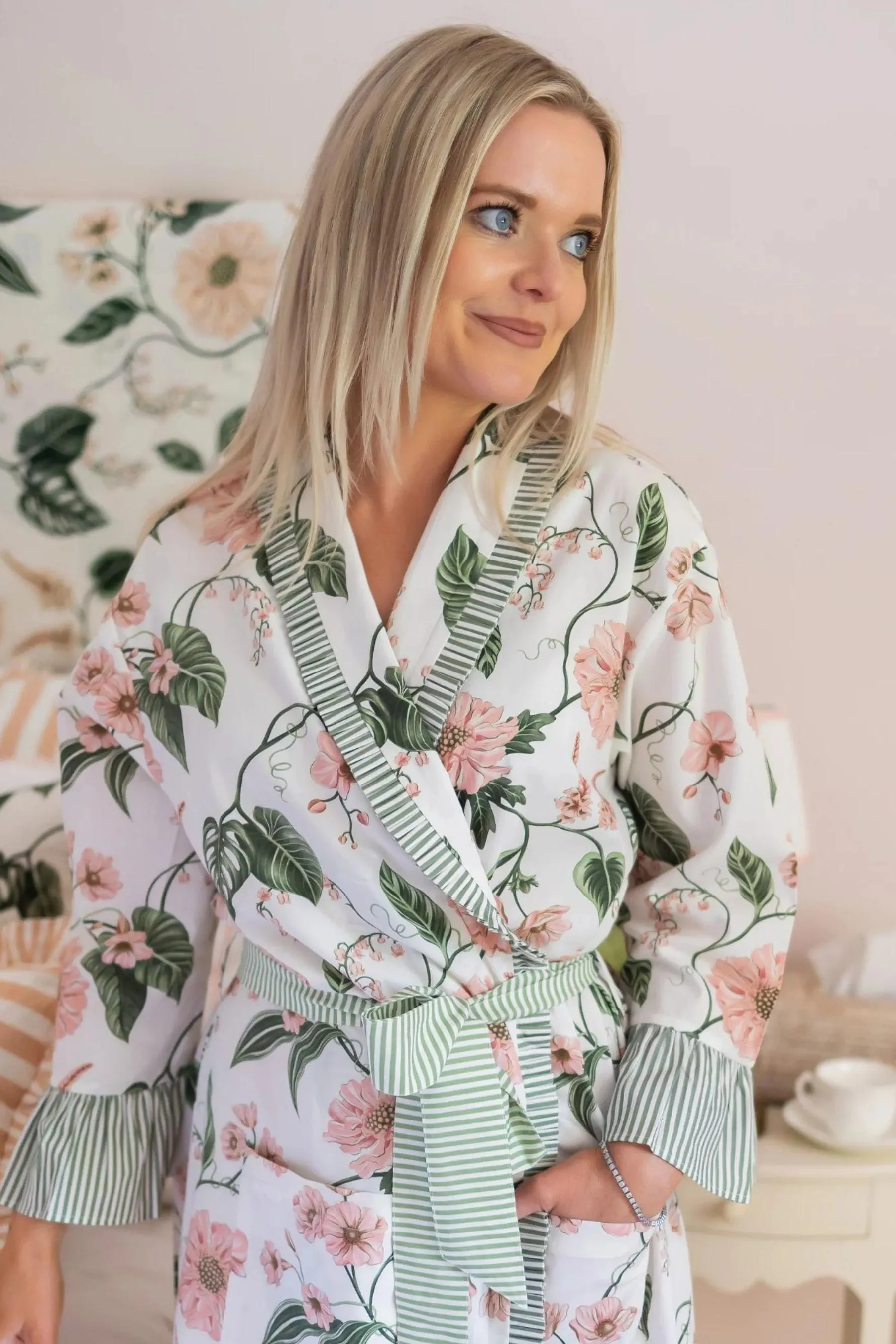 Ruffle Georgie Floral Robe | Pink